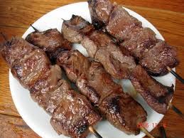 Espetinhos de carne Bovina